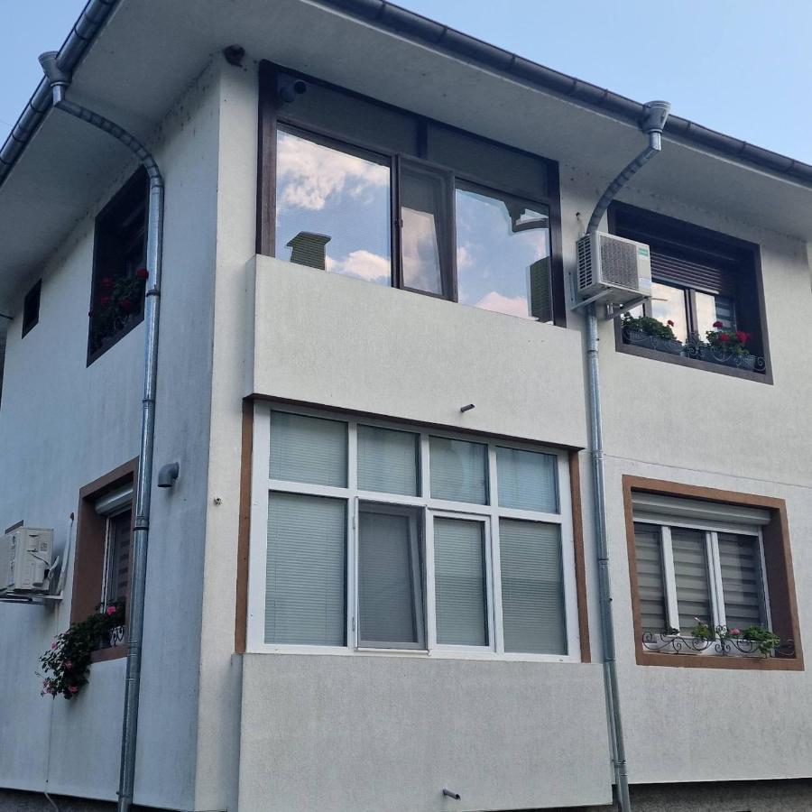 Z-Apartment In 特里亚夫纳 外观 照片